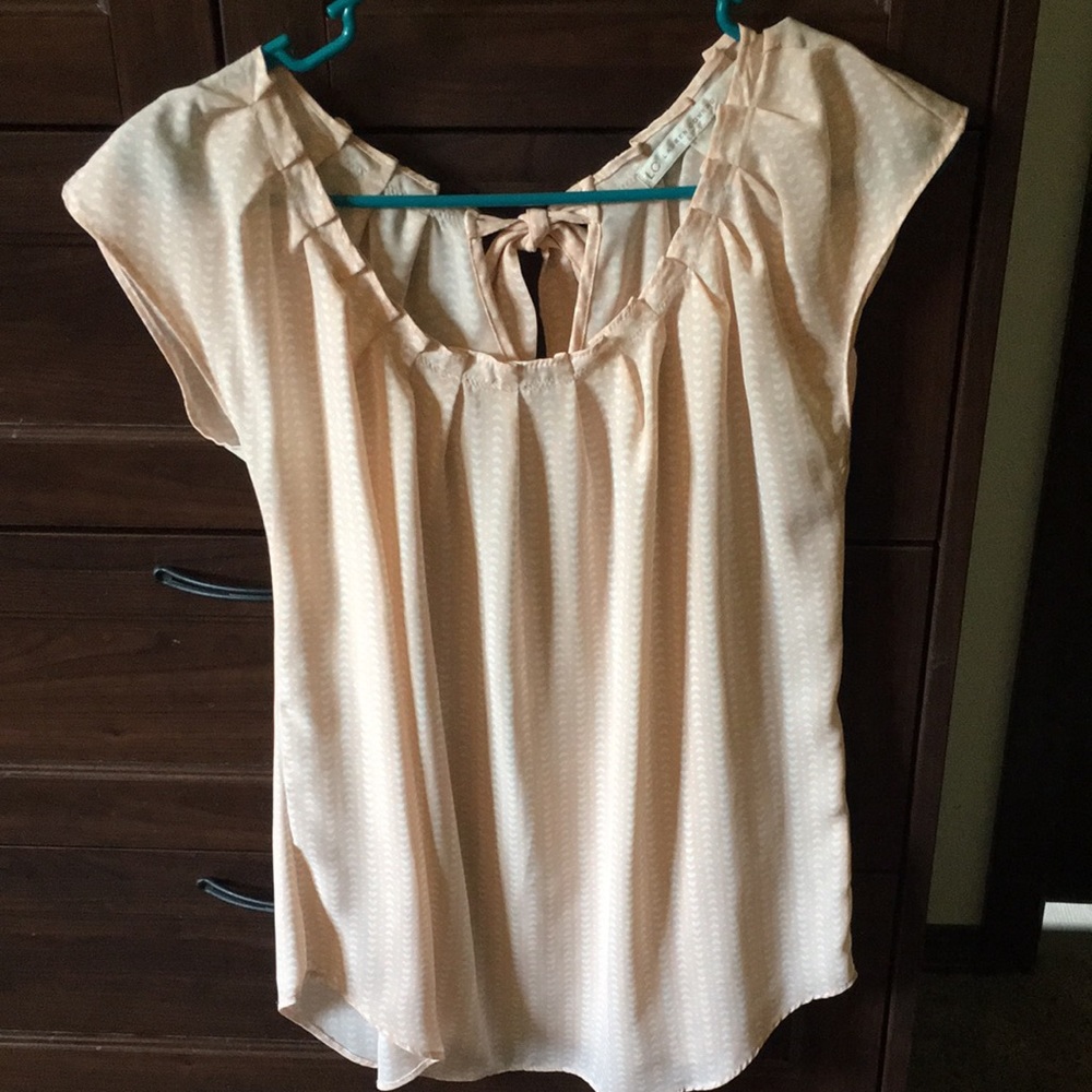 LC Lauren Conrad light pink short sleeve blouse